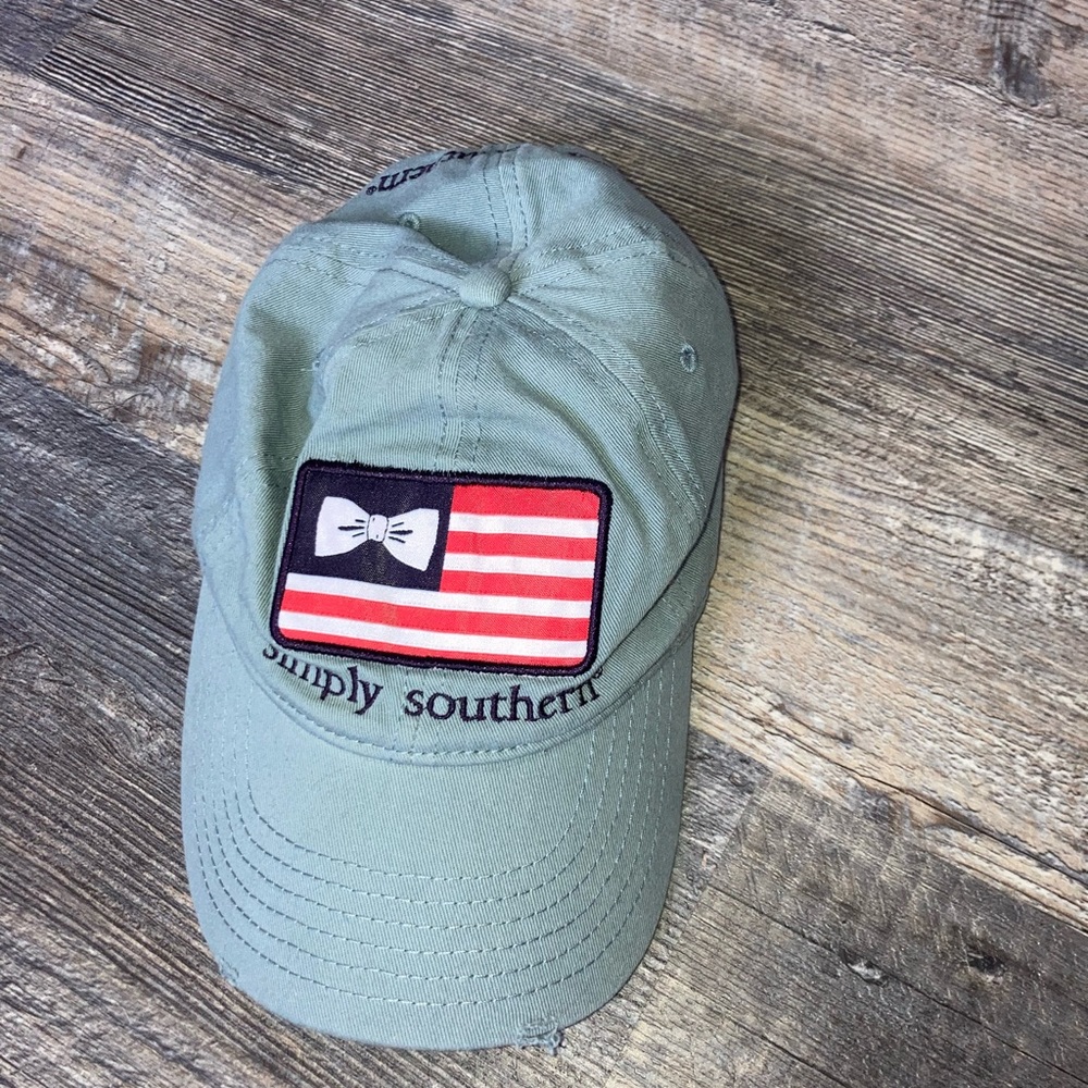 🧢 Simply southern 🎀 in great condition
